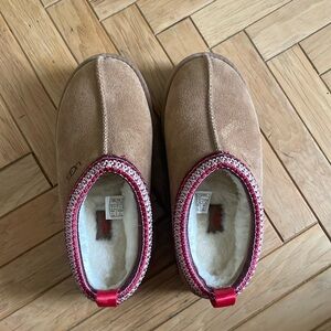 Ugg Tazz Slippers Size 9 (Fits like 8.5) NWOT